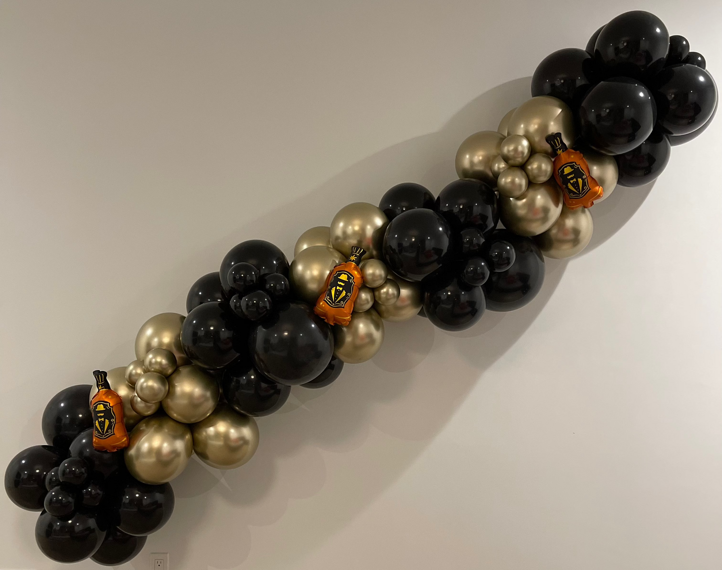 Whiskey-Themed DIY Balloon Kit