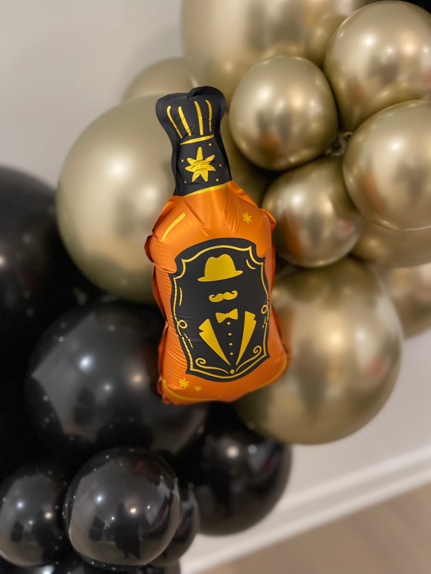 Whiskey-Themed DIY Balloon Kit