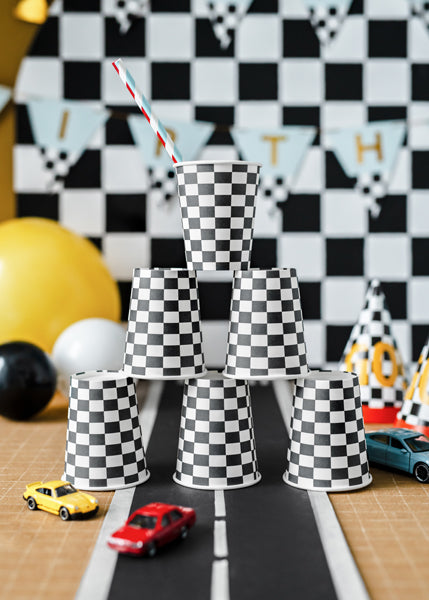 Coupes de voitures de course à damier