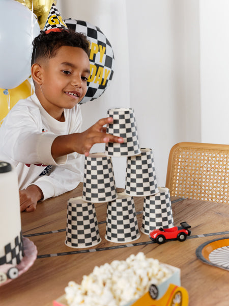 Coupes de voitures de course à damier