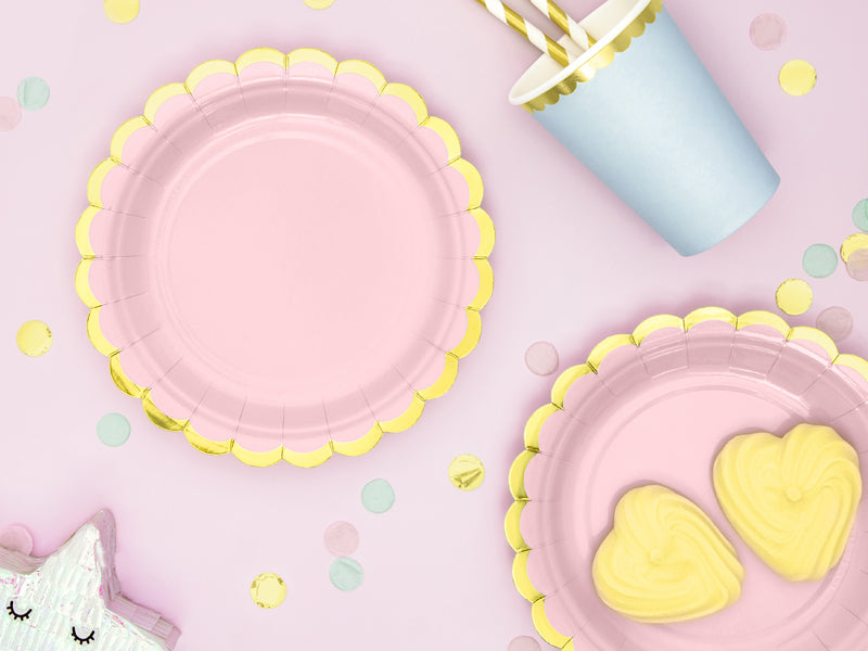 Assiettes en carton rose clair