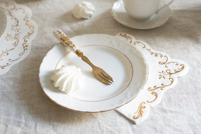 Elegant White & Gold Scalloped Napkins