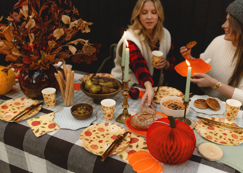 Paper plates Pumpkins and acorns - orange