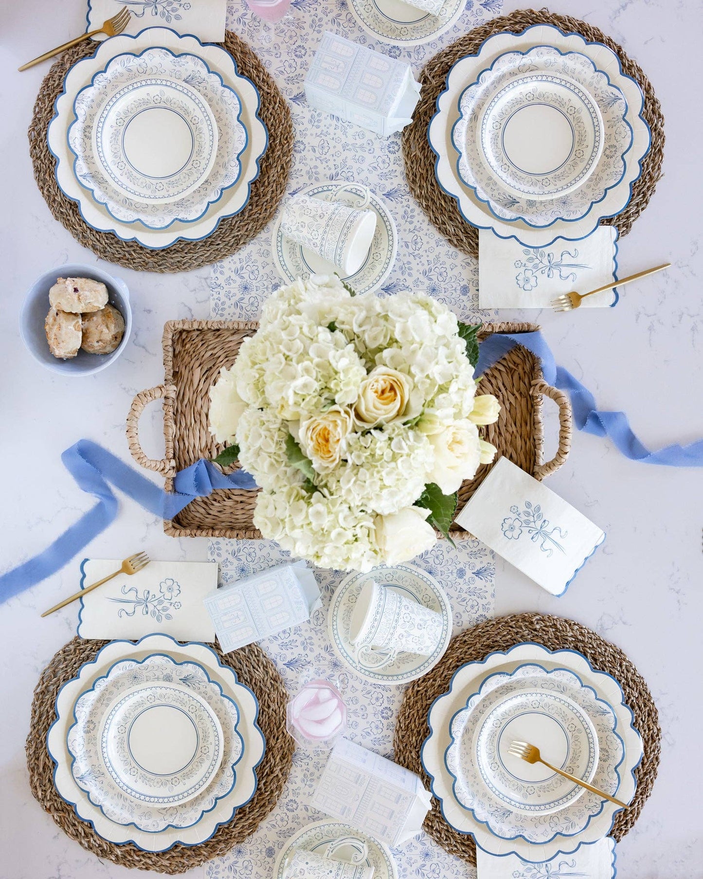 PEMBROKE FLOWER PAPER DINNER NAPKIN